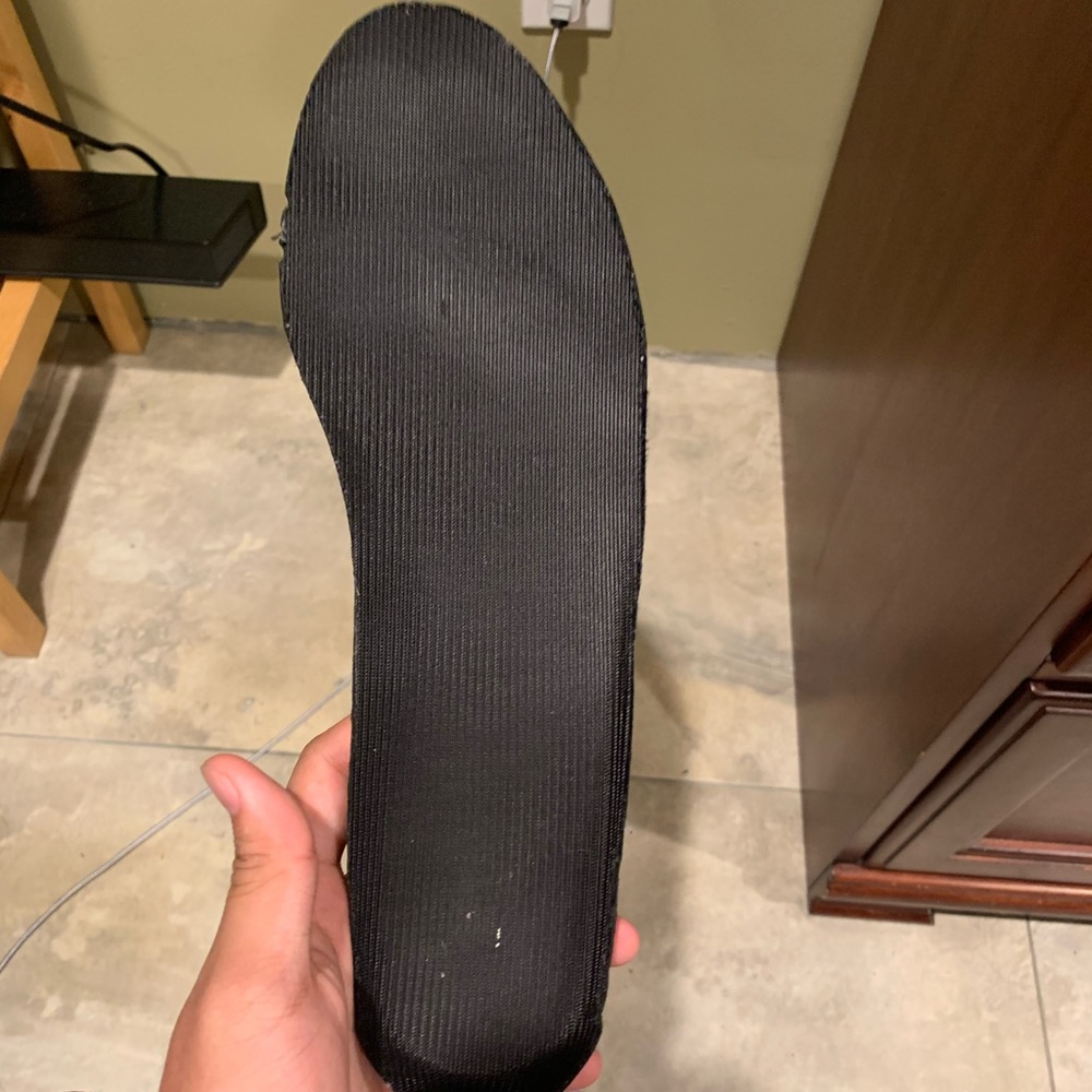 Black static yeezys - Picture 4 of 10